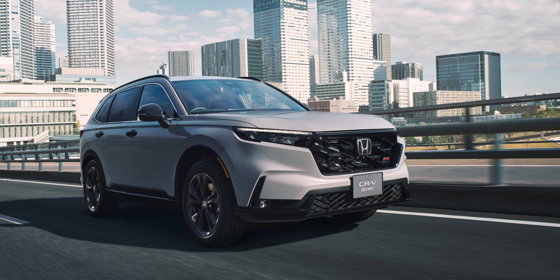 CR-V exterior driving shot